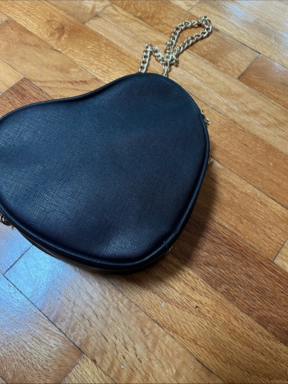 GUESS Black Heart Crossbody with Gold Chain Detail